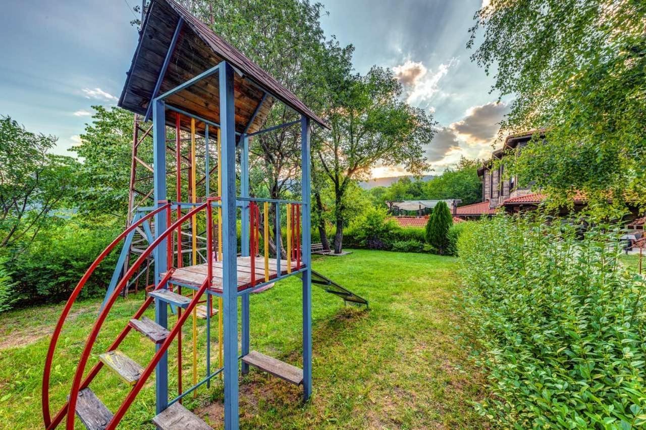 Hotel Smilen Smolyan Exteriör bild